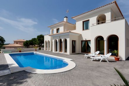 Houses & Villas for sale in Costa Esuri - Spain